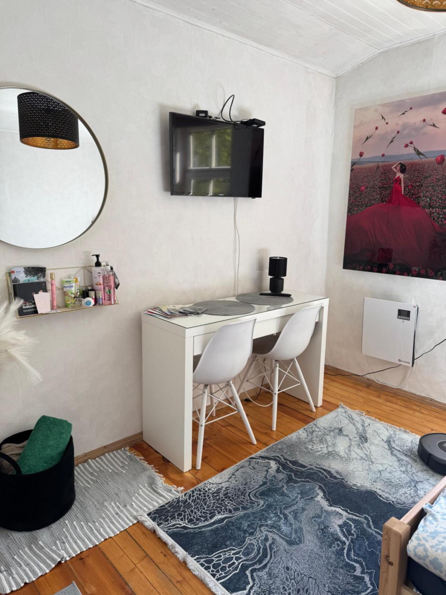 Freshly Renovated Bathroom! Luna Budget Cozy Juhkentali 42 Near Centre Apartamento